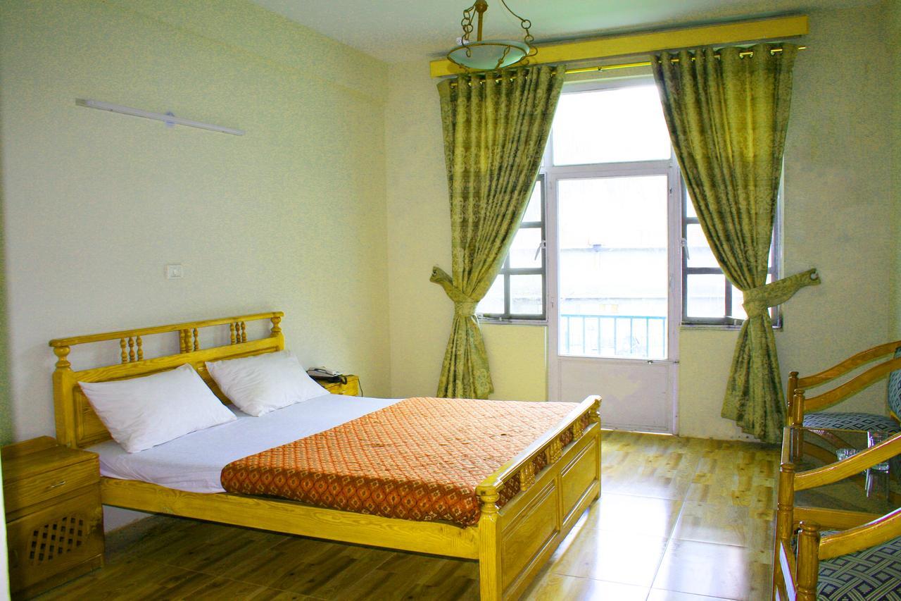 Pine Top Hotels Naran Bagian luar foto