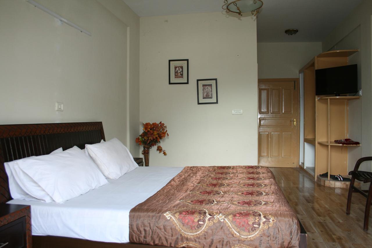Pine Top Hotels Naran Bagian luar foto
