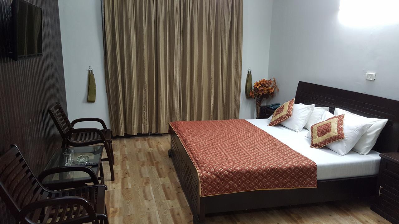 Pine Top Hotels Naran Bagian luar foto