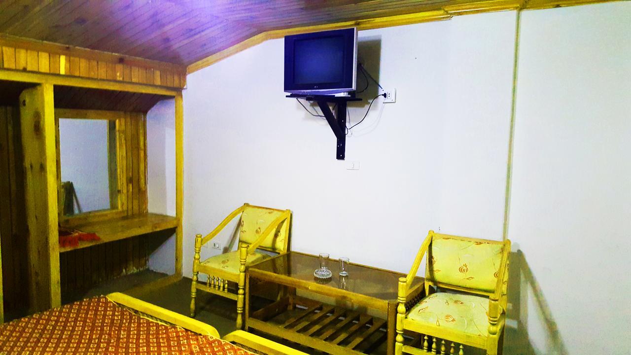 Pine Top Hotels Naran Bagian luar foto