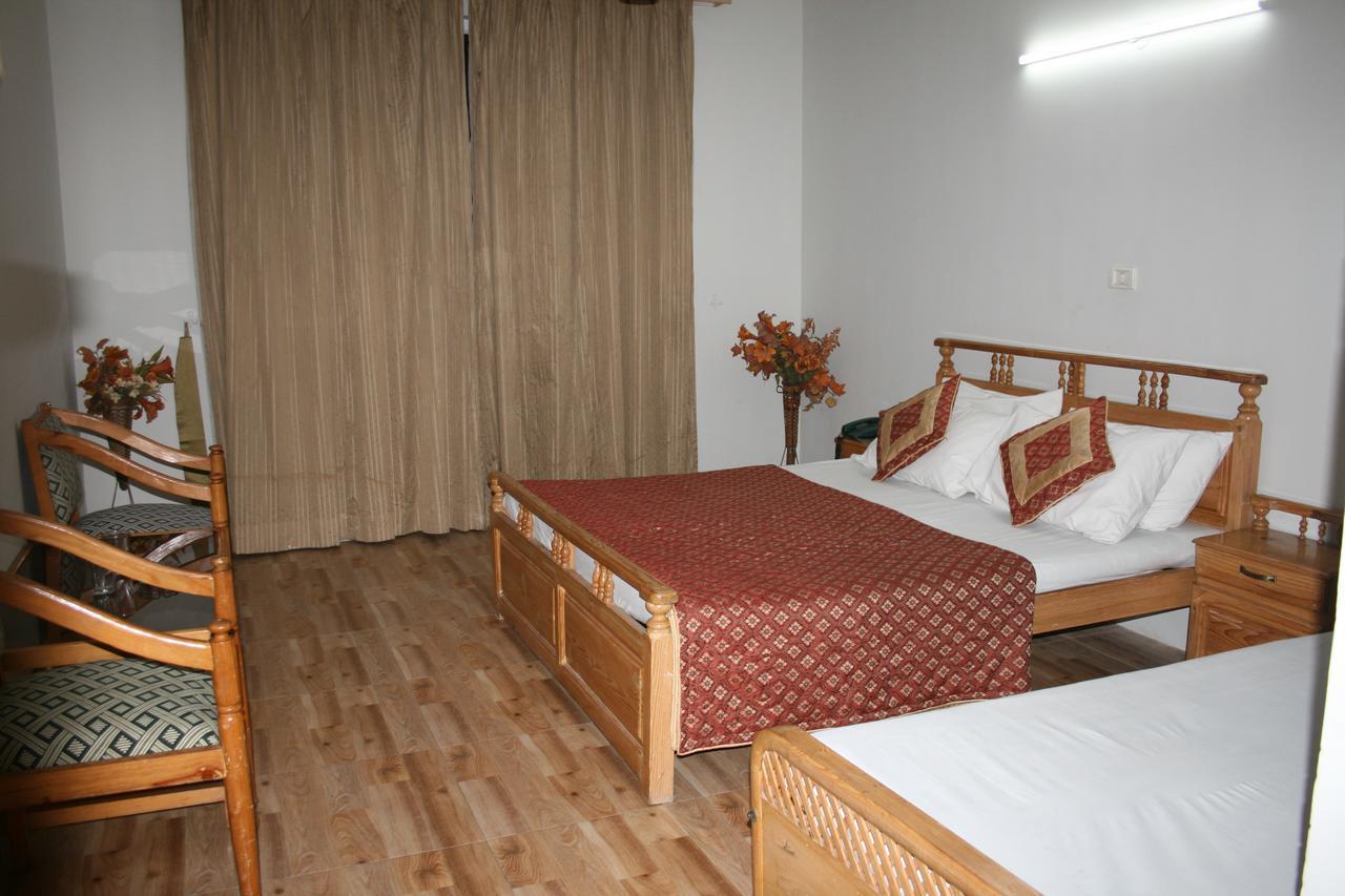 Pine Top Hotels Naran Bagian luar foto
