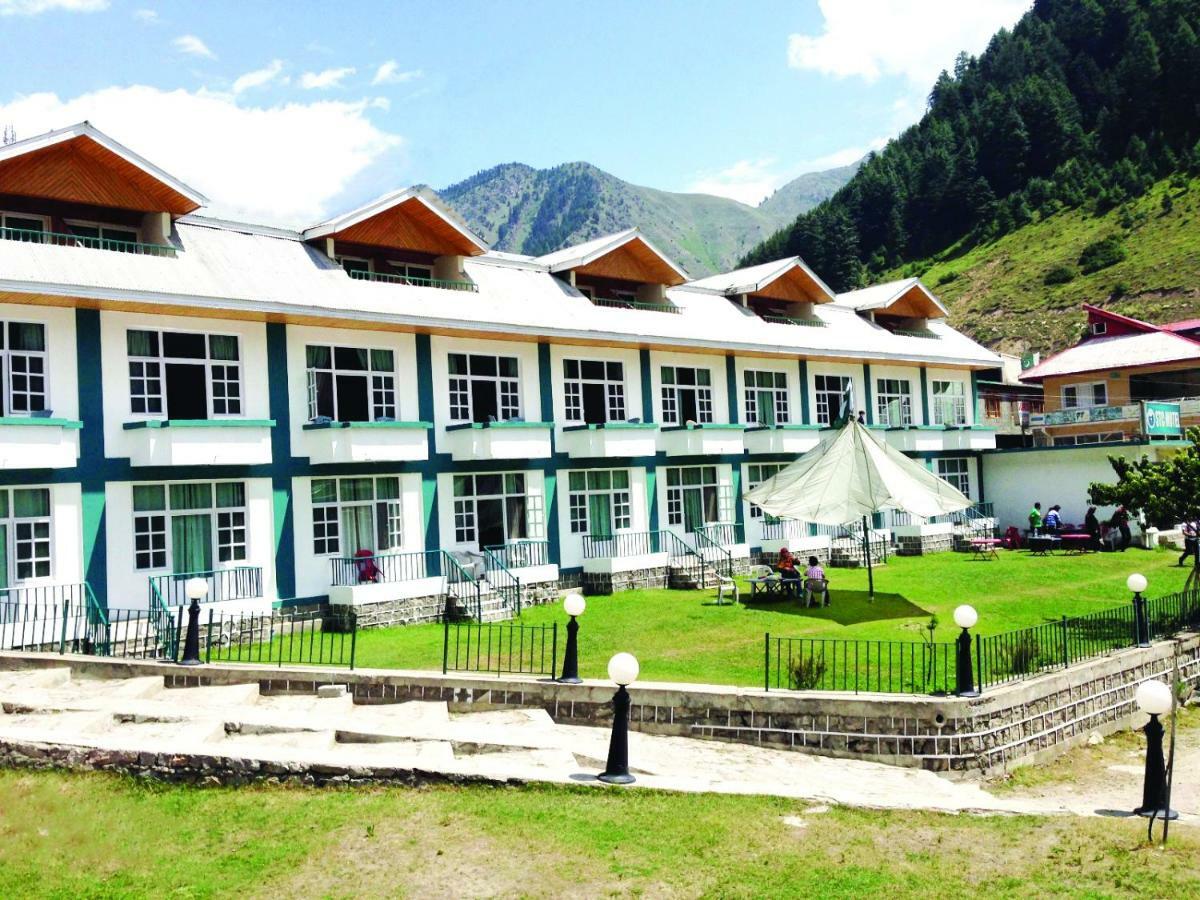 Pine Top Hotels Naran Bagian luar foto