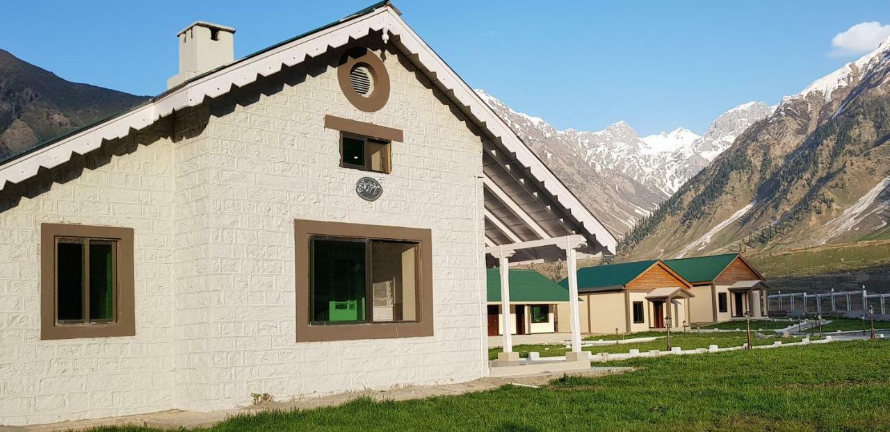 Pine Top Hotels Naran Bagian luar foto