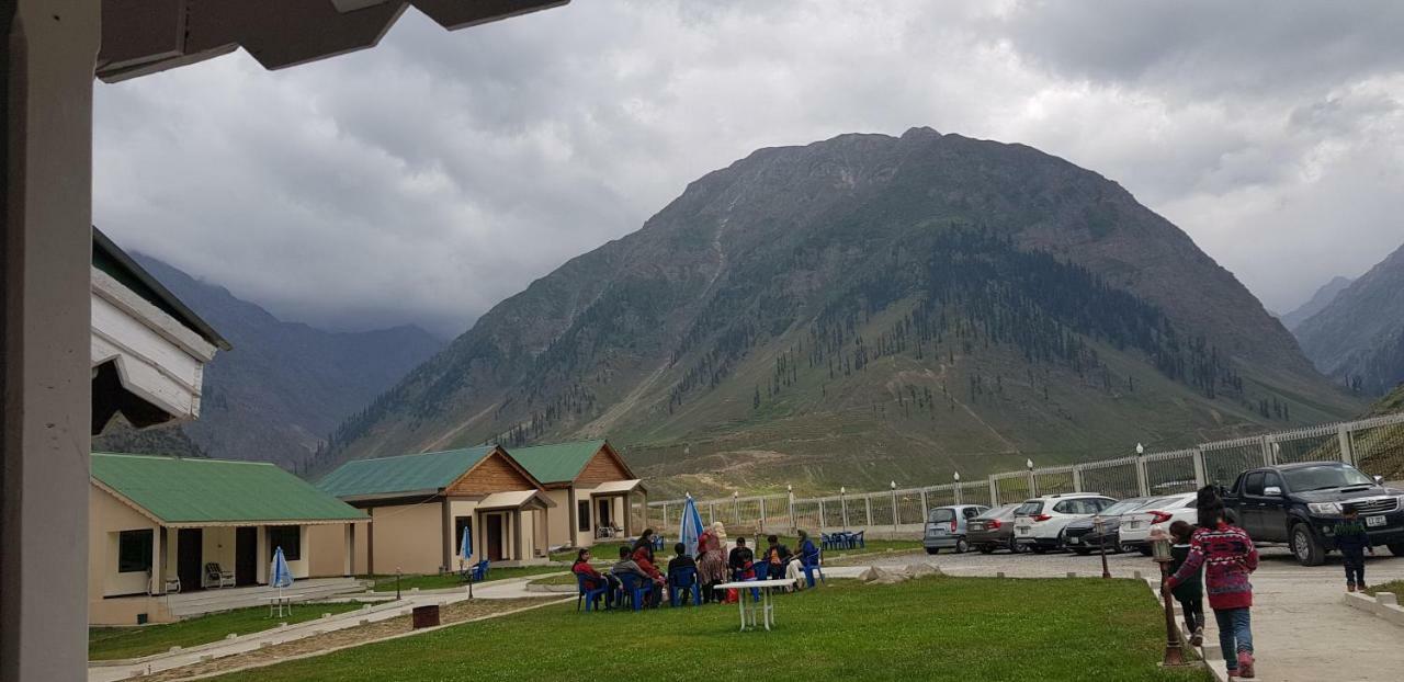 Pine Top Hotels Naran Bagian luar foto