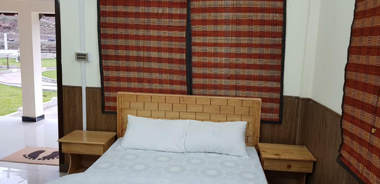 Pine Top Hotels Naran Bagian luar foto